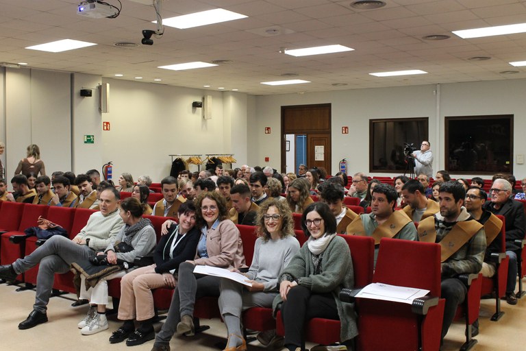 Entrega De Diplomas De Los Títulos Universitarios De IMH Campus: Fotos ...